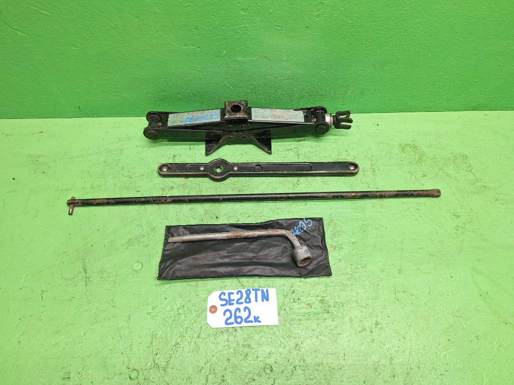 Домкрат NISSAN VANETTE SE28TN R2 (б/у)