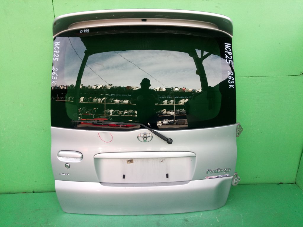 Дверь задняя TOYOTA FUNCARGO NCP25 (б/у)