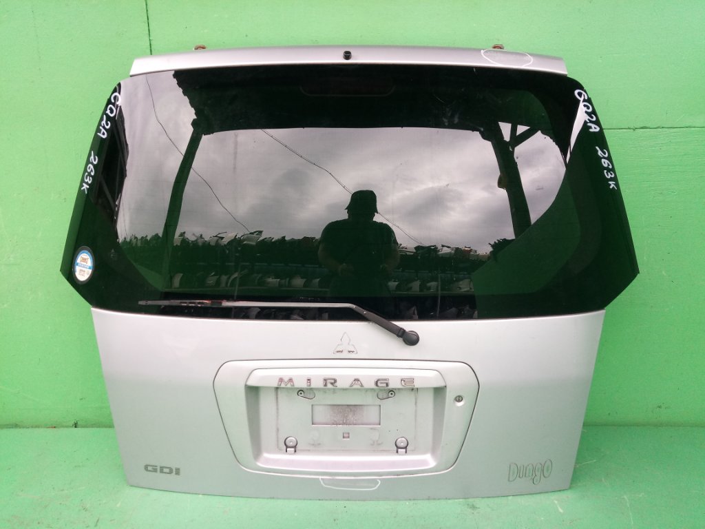 Дверь задняя MITSUBISHI DINGO CQ2A (б/у)