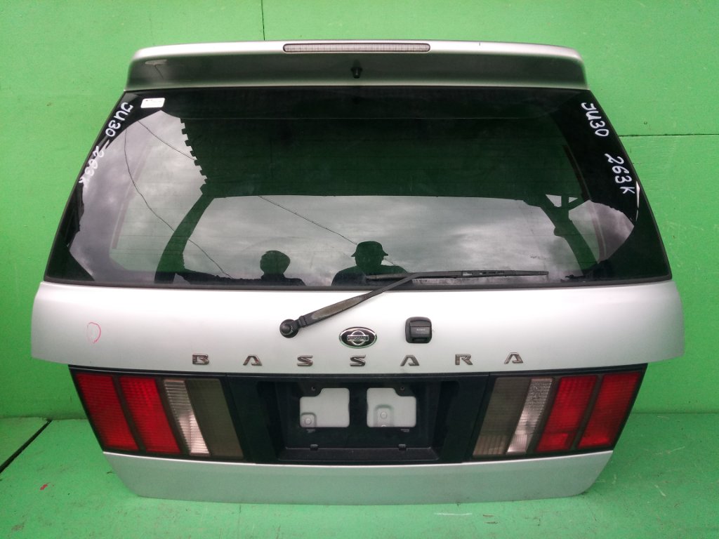 Дверь задняя NISSAN BASSARA JU30 (б/у)