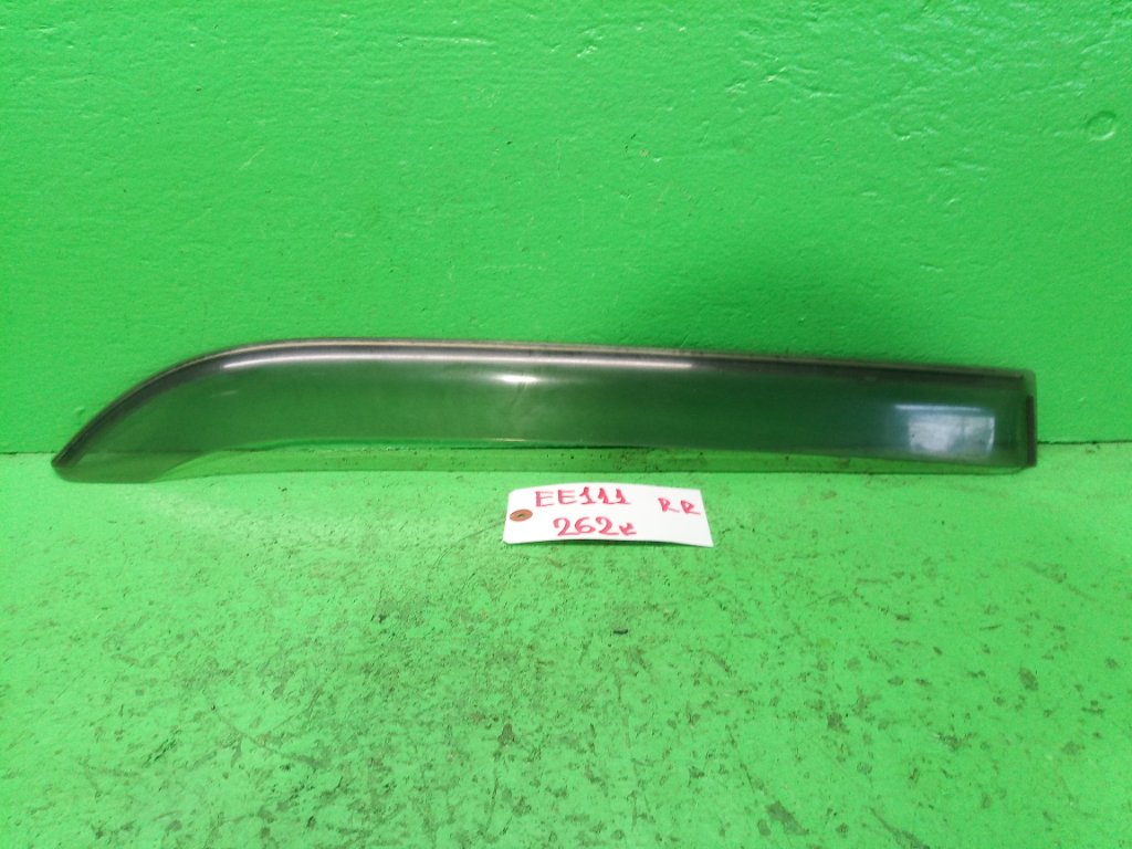 Ветровик TOYOTA COROLLA EE111 задний правый (б/у)