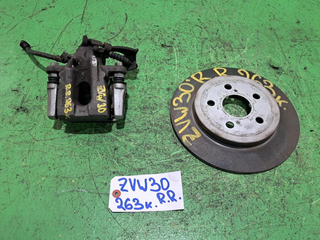 Суппорт TOYOTA PRIUS ZVW30 задний правый (б/у)