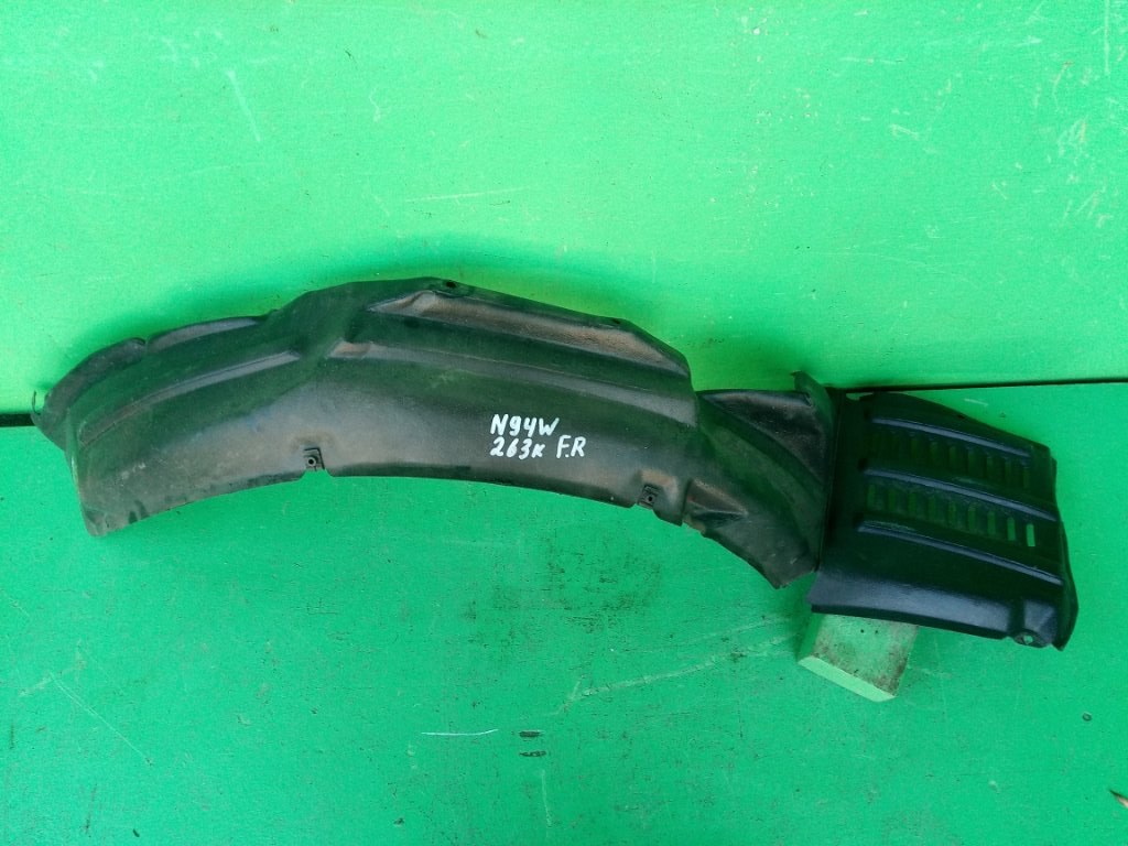 Подкрылок MITSUBISHI CHARIOT N94W передний правый (б/у)