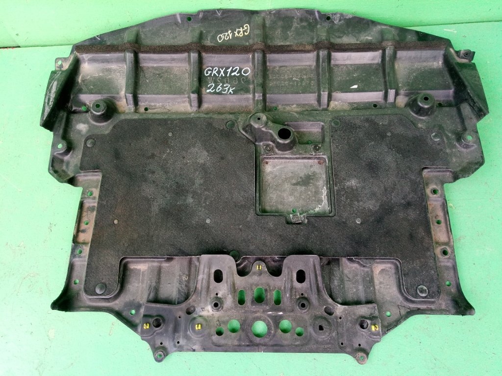 Защита двигателя TOYOTA MARK X GRX120 (б/у)