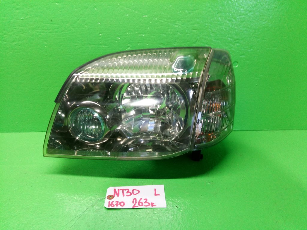Фара NISSAN XTRAIL NT30 левая (б/у)