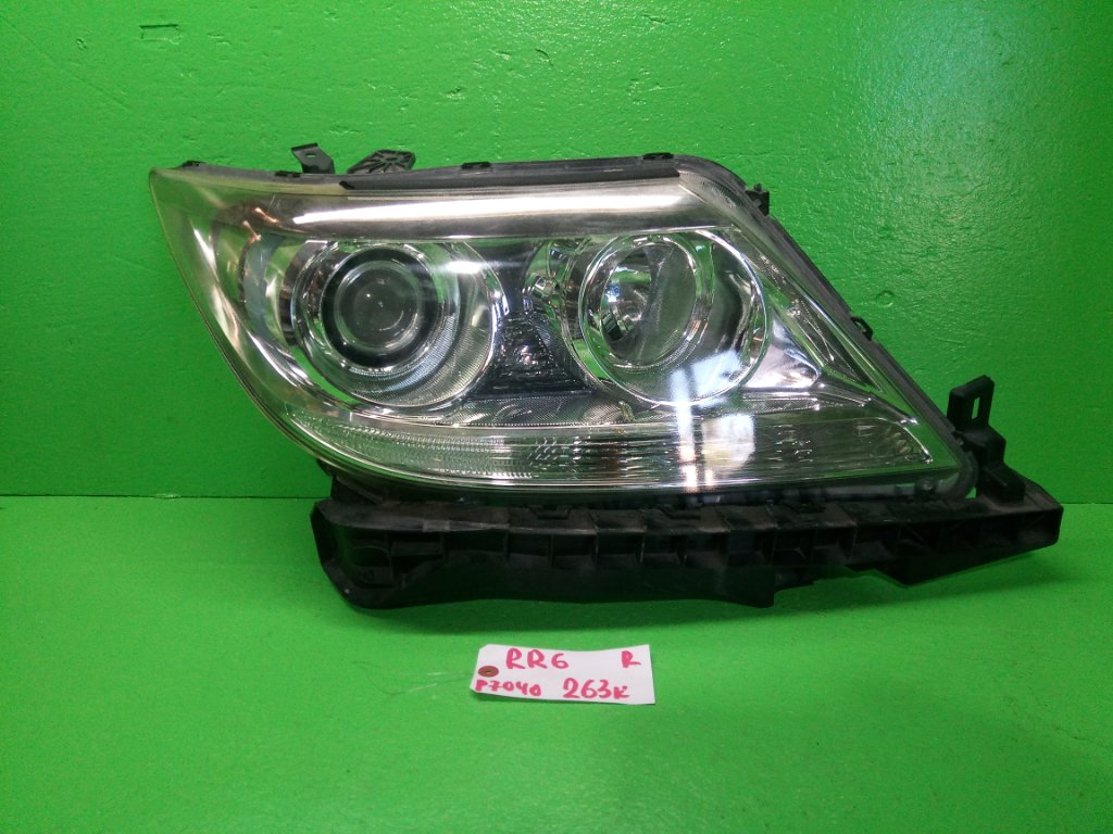 Фара HONDA ELYSION RR6 правая (б/у)