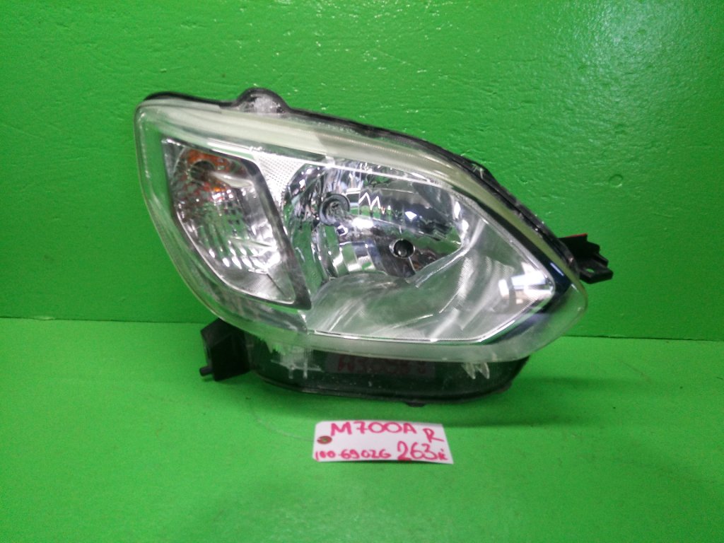 Фара TOYOTA PASSO M700A правая (б/у)