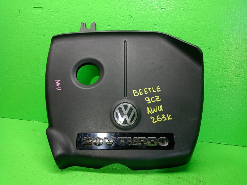 Пластиковая крышка на двс VOLKSWAGEN BEETLE 9CZ AWU (б/у)