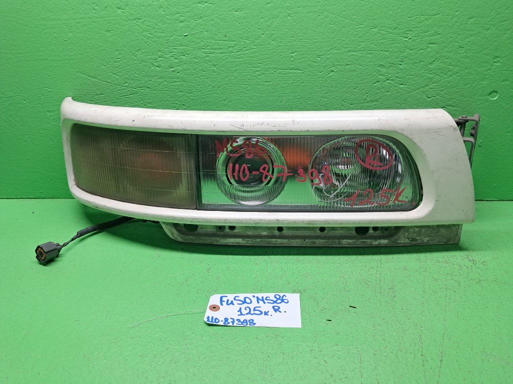 Фара MITSUBISHI FUSO AERO BUS MS86 правая (б/у)