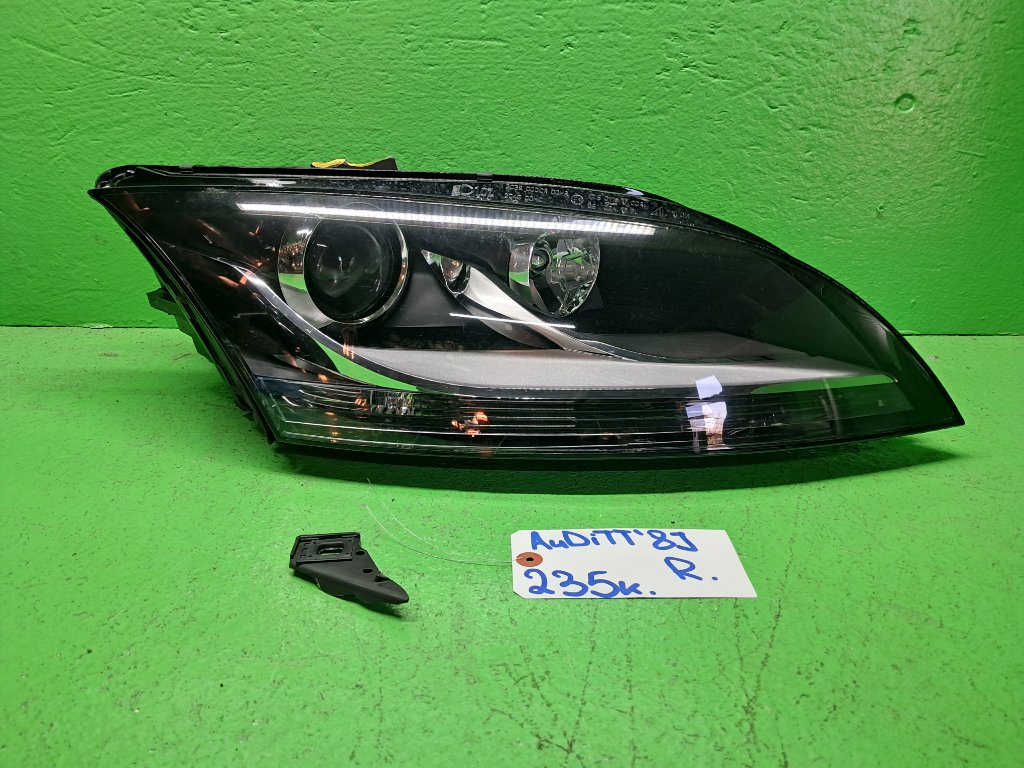 Фара AUDI TT 8J правая (б/у)