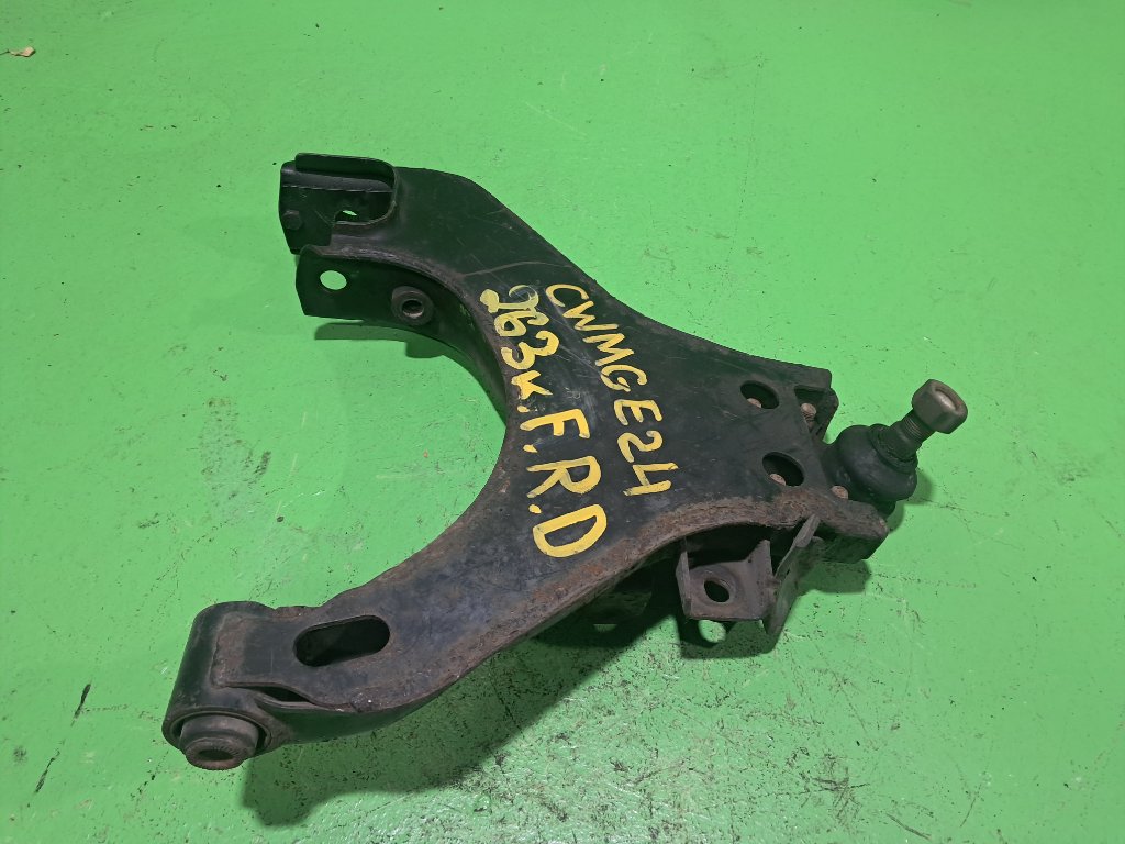 Рычаг NISSAN CARAVAN CWMGE24 передний правый (б/у)