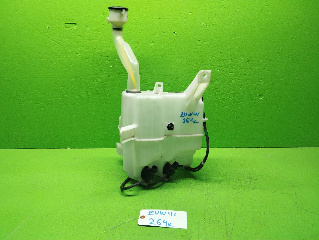 Бачок стеклоомывателя TOYOTA PRIUS ZVW41 (б/у)