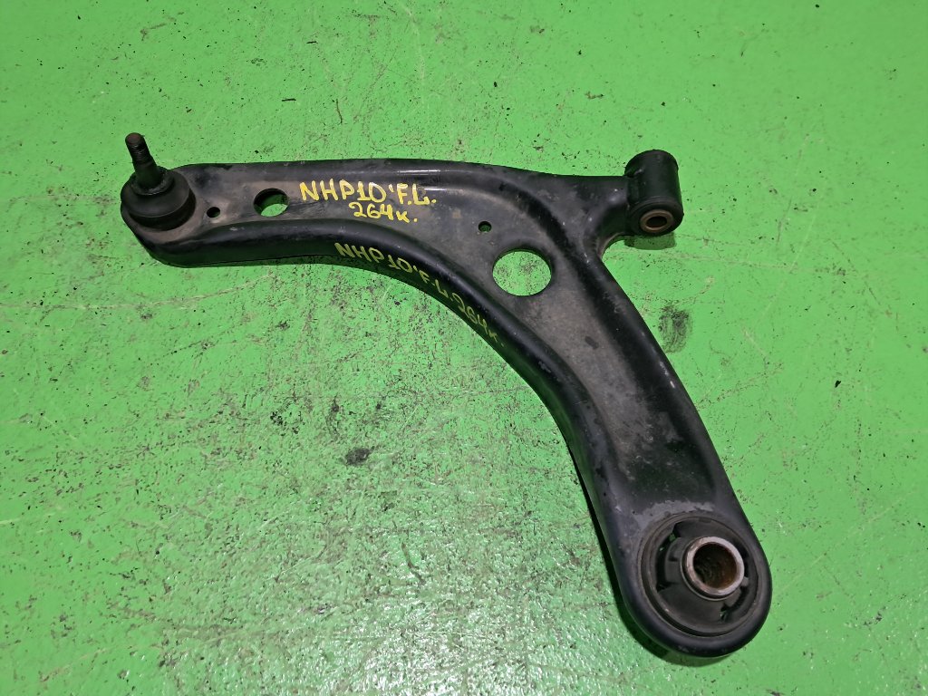 Рычаг TOYOTA AQUA NHP10 передний левый (б/у)
