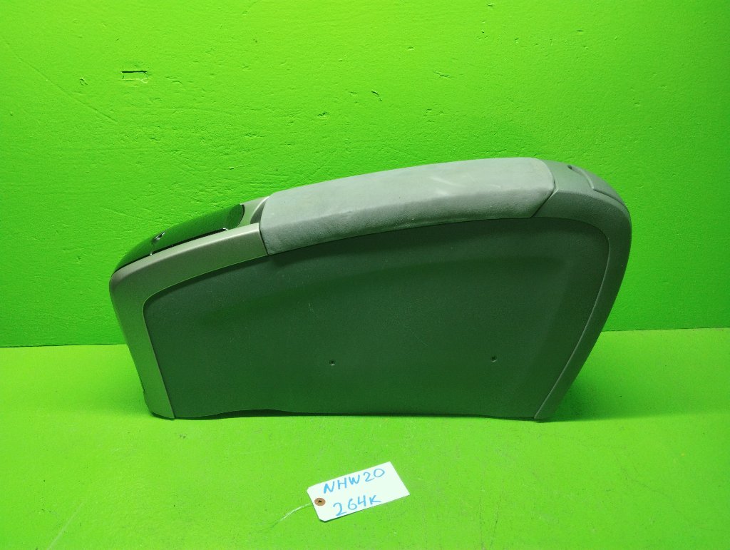 Бардачок между сиденьями TOYOTA PRIUS NHW20 (б/у)