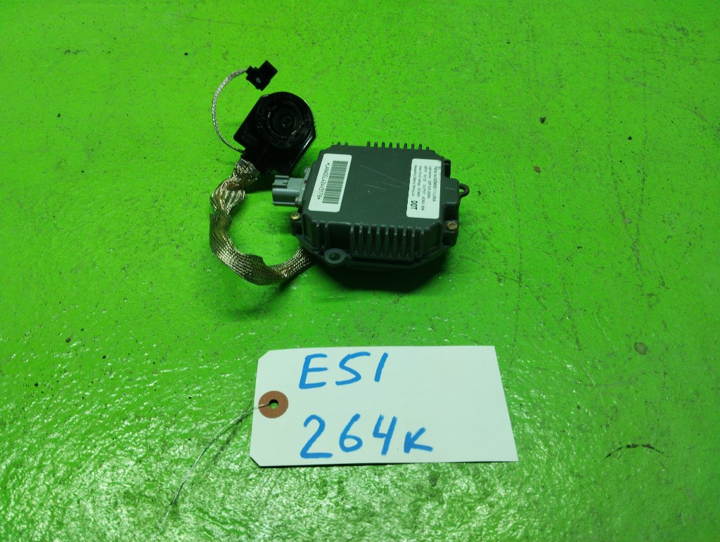 Блок ксенона NISSAN ELGRAND E51 (б/у)