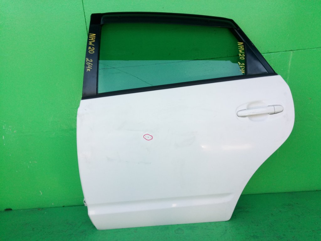 Дверь TOYOTA PRIUS NHW20 задняя левая (б/у)