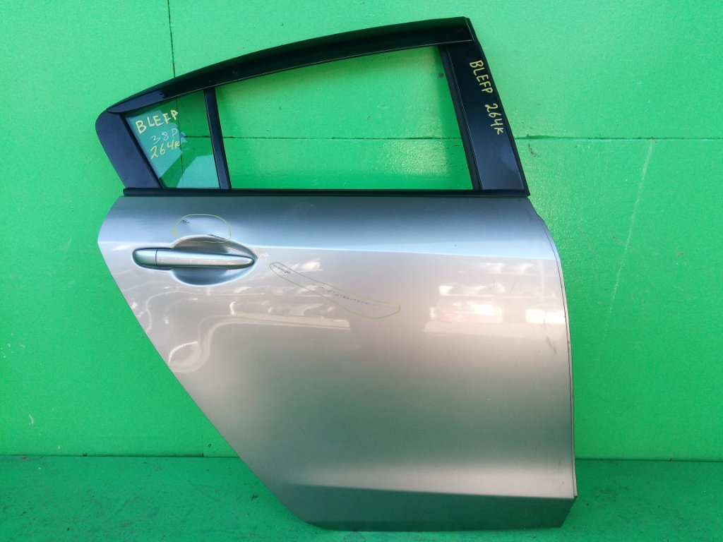 Дверь MAZDA AXELA BLEFP передняя правая (б/у)