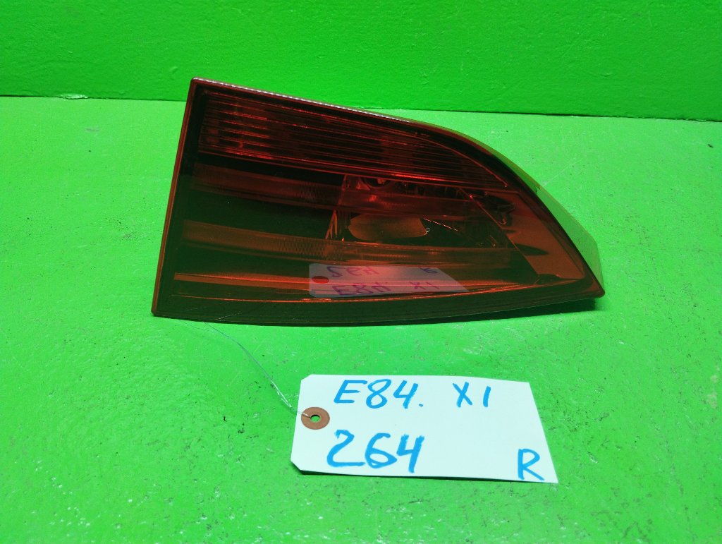 Вставка между стопов BMW X1 E84 правая (б/у)