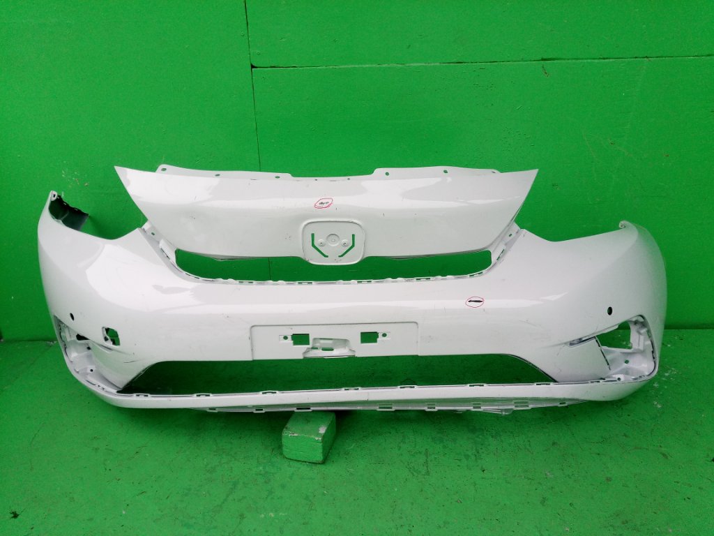 Бампер HONDA FIT GR3 передний (б/у)