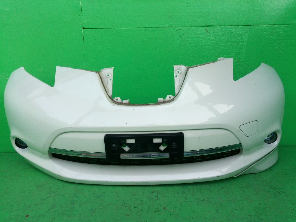 Бампер NISSAN LEAF AZE0 передний (б/у)