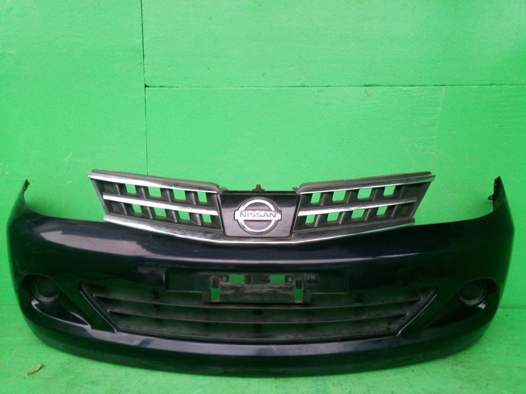 Бампер NISSAN TIIDA C11 передний (б/у)