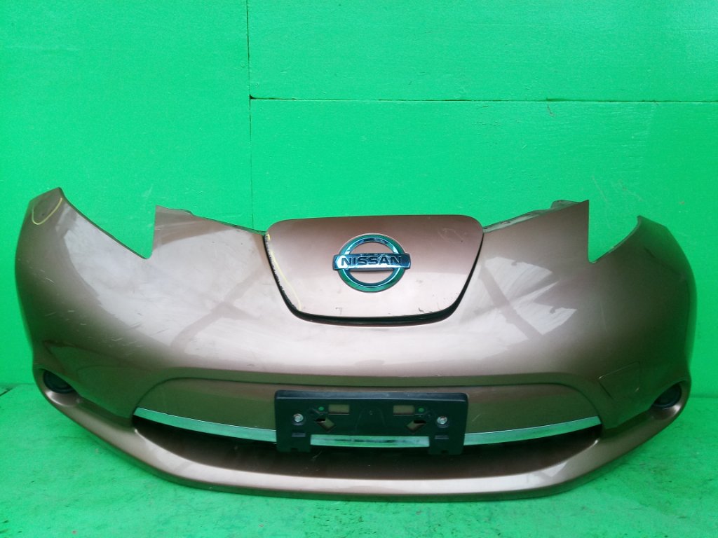 Бампер NISSAN LEAF AZE0 передний (б/у)