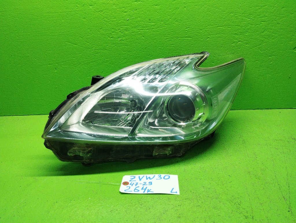 Фара TOYOTA PRIUS ZVW30 левая (б/у)