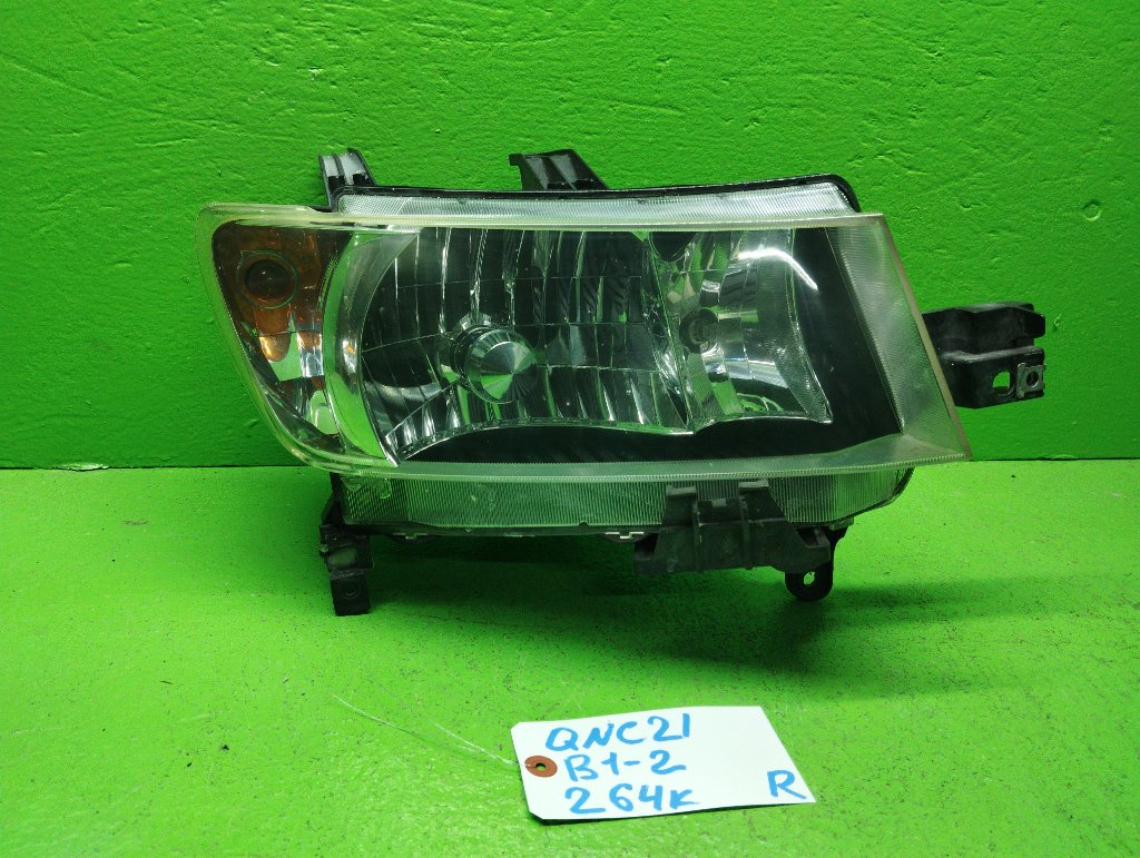 Фара TOYOTA BB QNC21 правая (б/у)