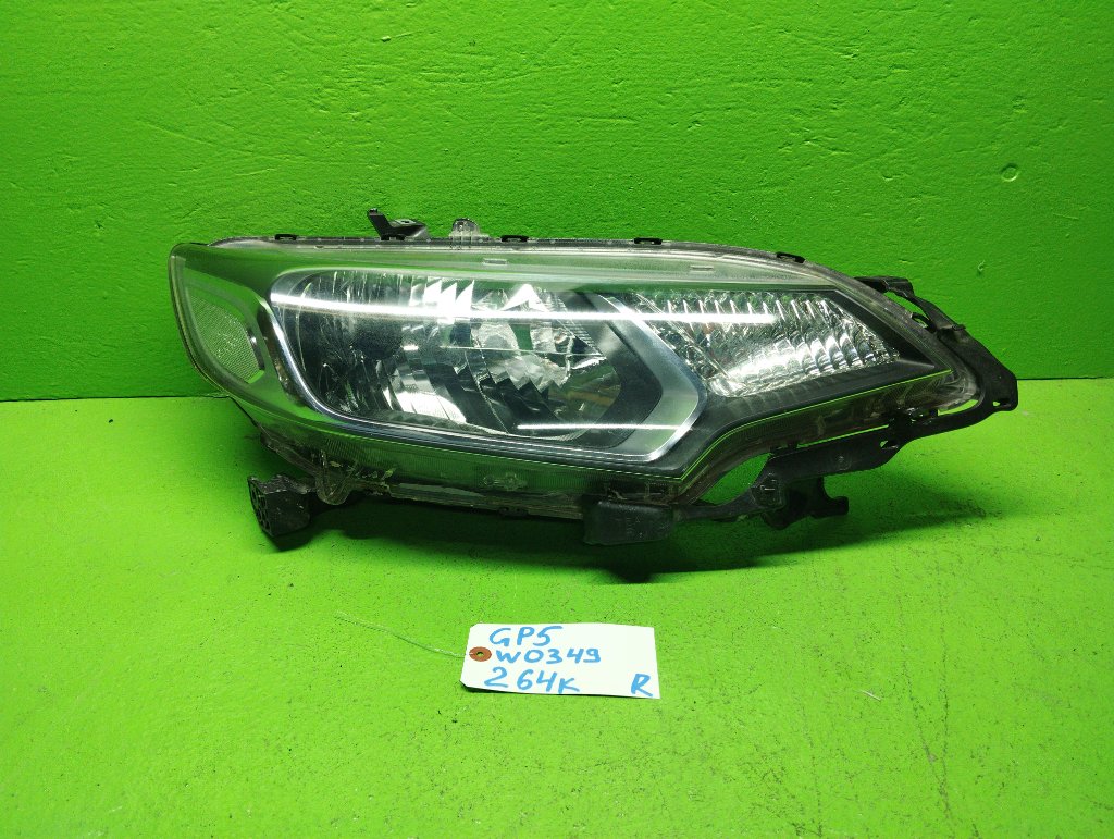 Фара HONDA FIT GP5 правая (б/у)
