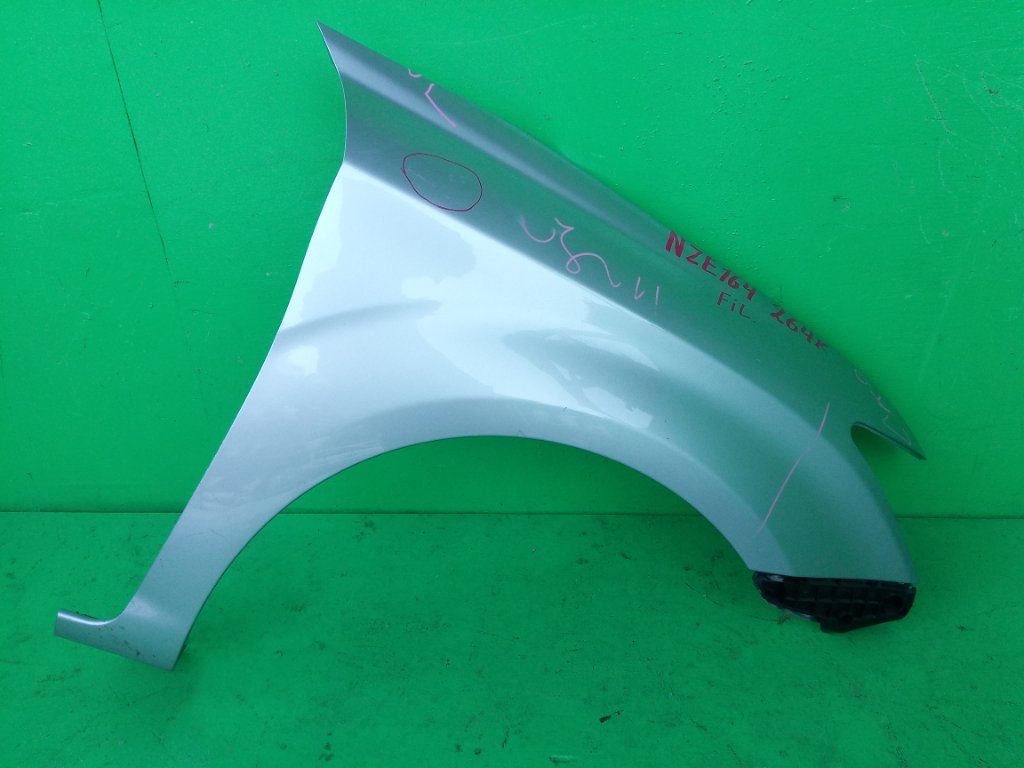Крыло TOYOTA COROLLA FIELDER NZE164 переднее правое (б/у)