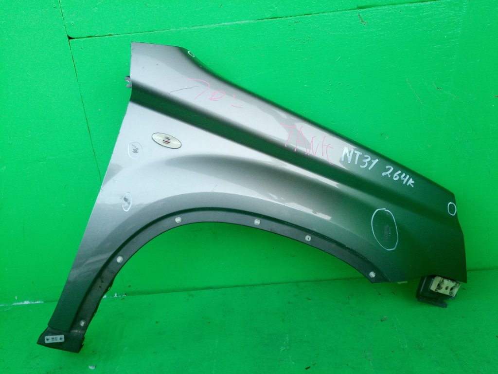 Крыло NISSAN XTRAIL NT31 переднее правое (б/у)