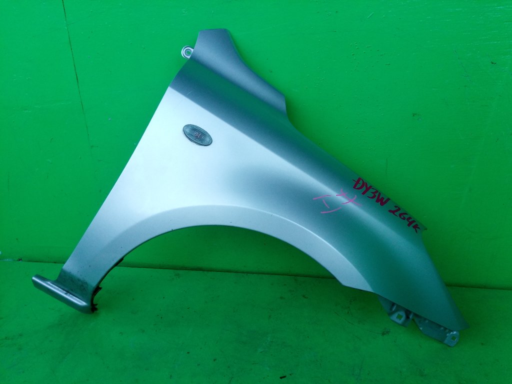 Крыло MAZDA DEMIO DY3W переднее правое (б/у)