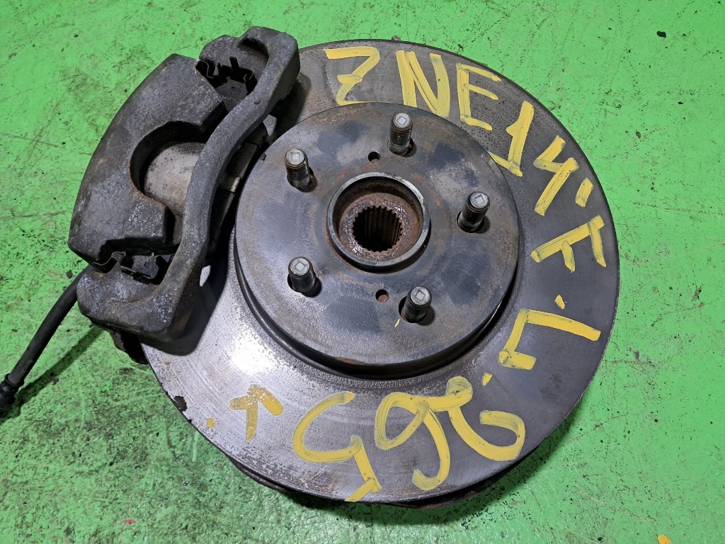 Ступица TOYOTA WISH ZNE14 передняя левая (б/у)