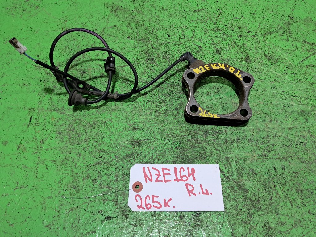 Датчик abs TOYOTA COROLLA AXIO NZE164 задний левый (б/у)