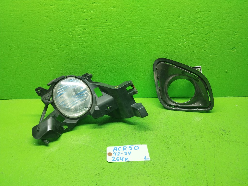 Туманка TOYOTA ESTIMA ACR50 левая (б/у)