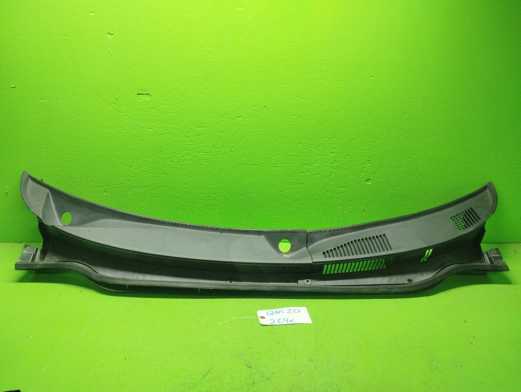 Жабо TOYOTA BB QNC20 (б/у)