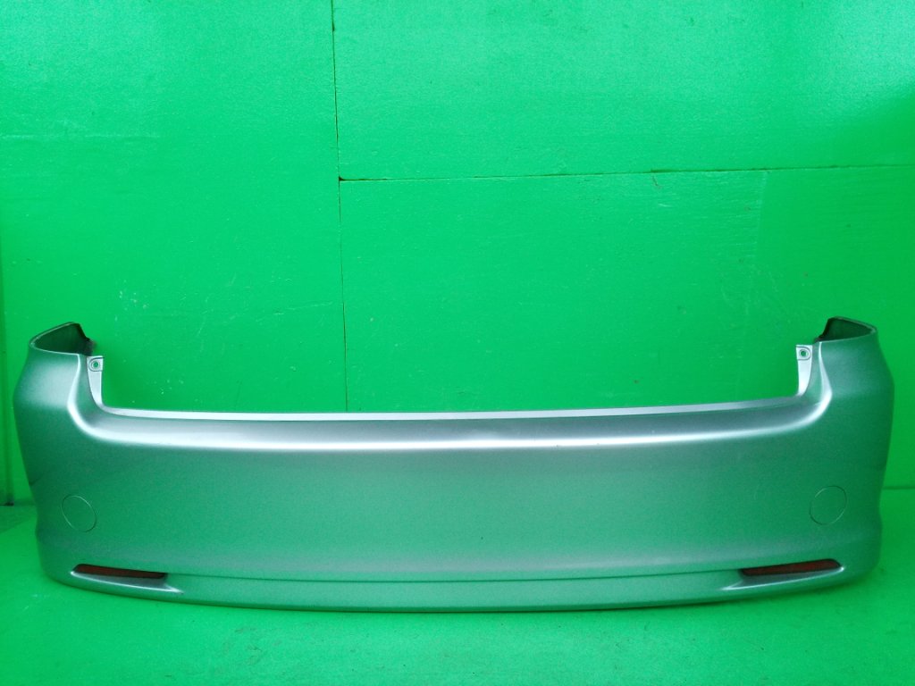 Бампер TOYOTA IPSUM ACM26 задний (б/у)