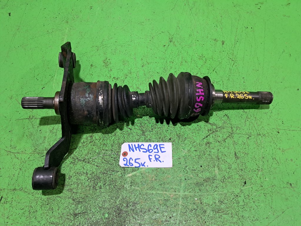 Привод ISUZU ELF NHS69E передний правый (б/у)