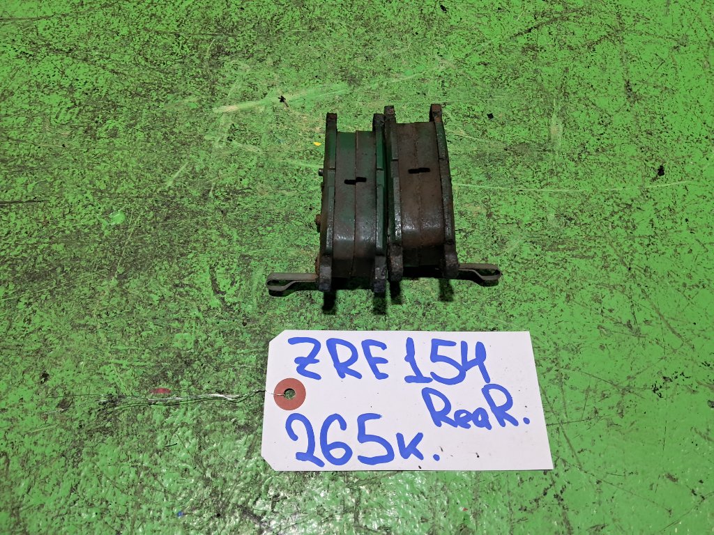 Тормозные колодки TOYOTA COROLLA RUMION ZRE154 заднее (б/у)