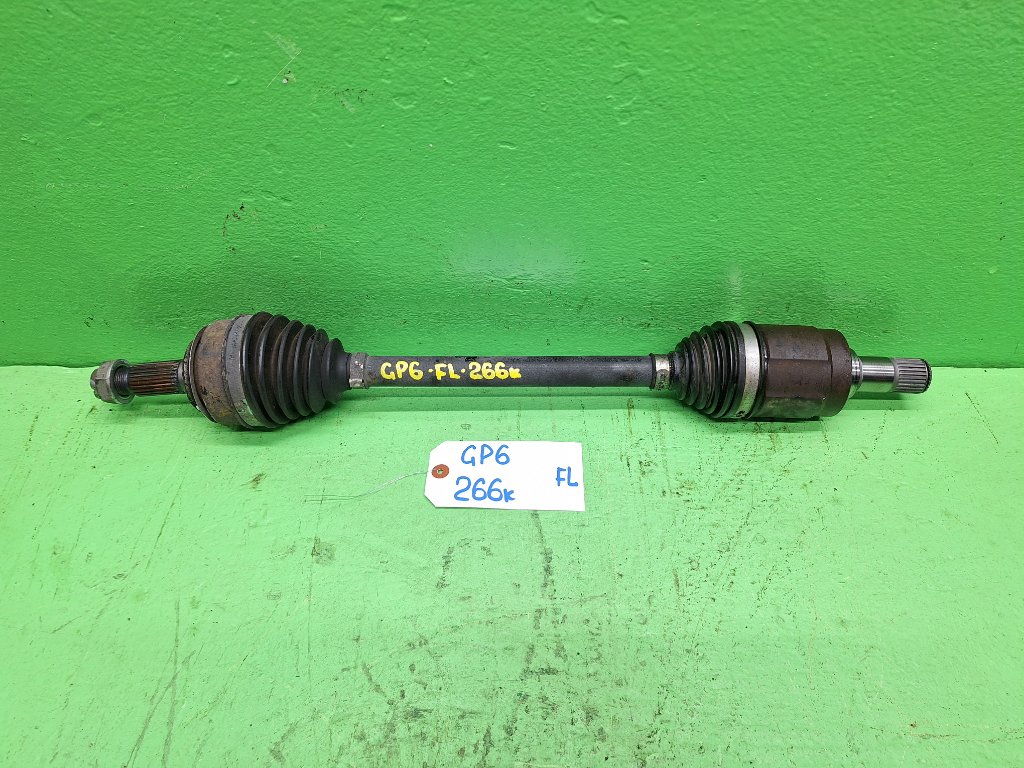 Привод HONDA FIT GP6 передний левый (б/у)