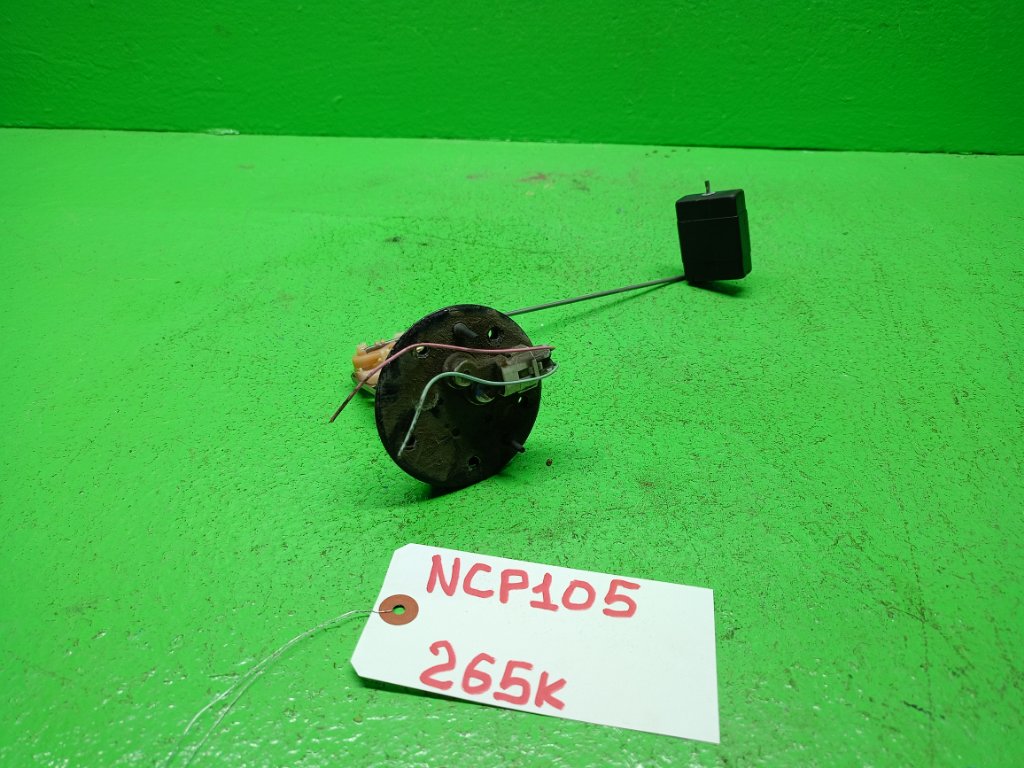 Датчик уровня топлива TOYOTA RACTIS NCP105 (б/у)