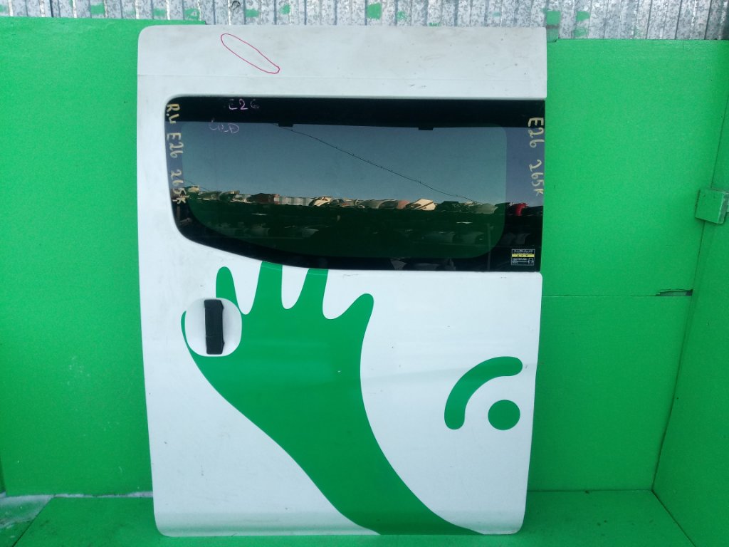 Дверь NISSAN CARAVAN E26 задняя левая (б/у)