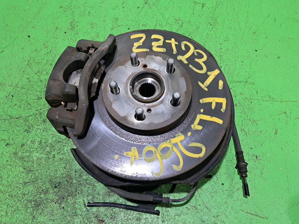 Ступица TOYOTA CELICA ZZT231 передняя левая (б/у)