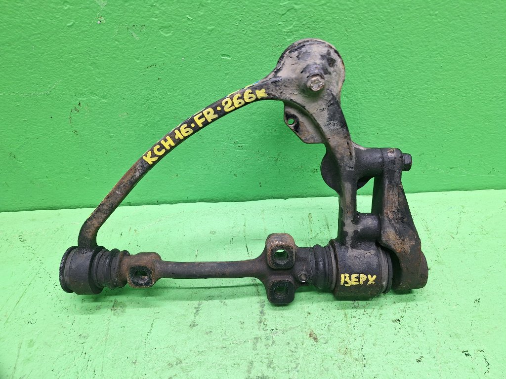 Рычаг TOYOTA GRANVIA KCH16 передний правый (б/у)