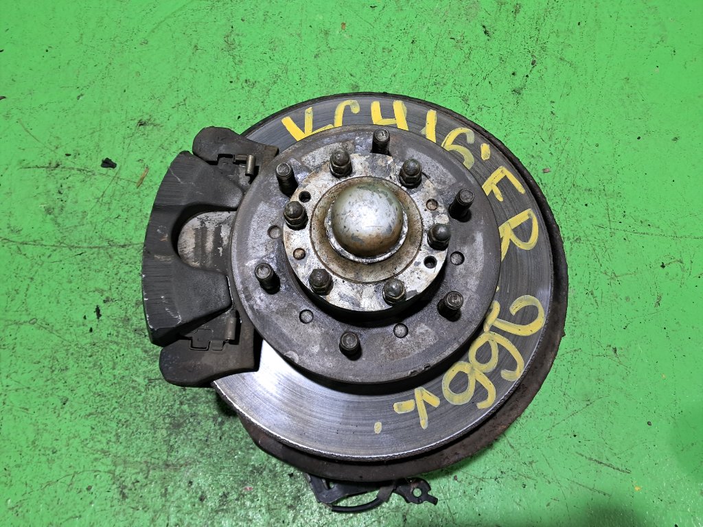 Ступица TOYOTA GRANVIA KCH16 передняя правая (б/у)