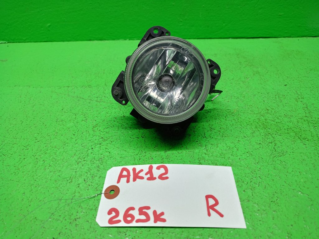 Туманка NISSAN MARCH AK12 правая (б/у)