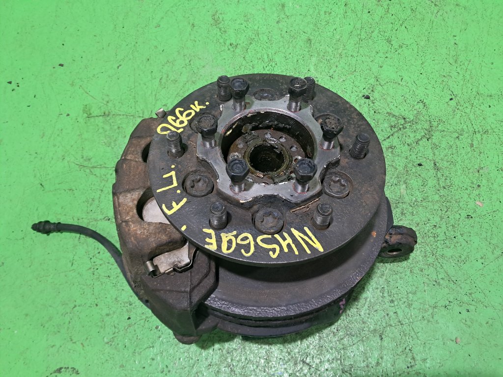 Ступица ISUZU ELF NHS69E передняя левая (б/у)