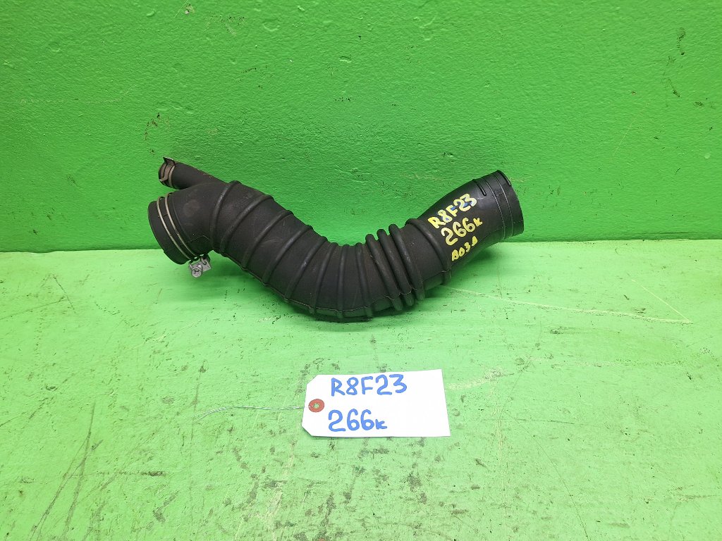 Патрубок воздушн.фильтра NISSAN ATLAS R8F23 QD32 (б/у)