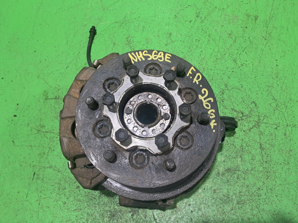 Ступица ISUZU ELF NHS69E передняя правая (б/у)