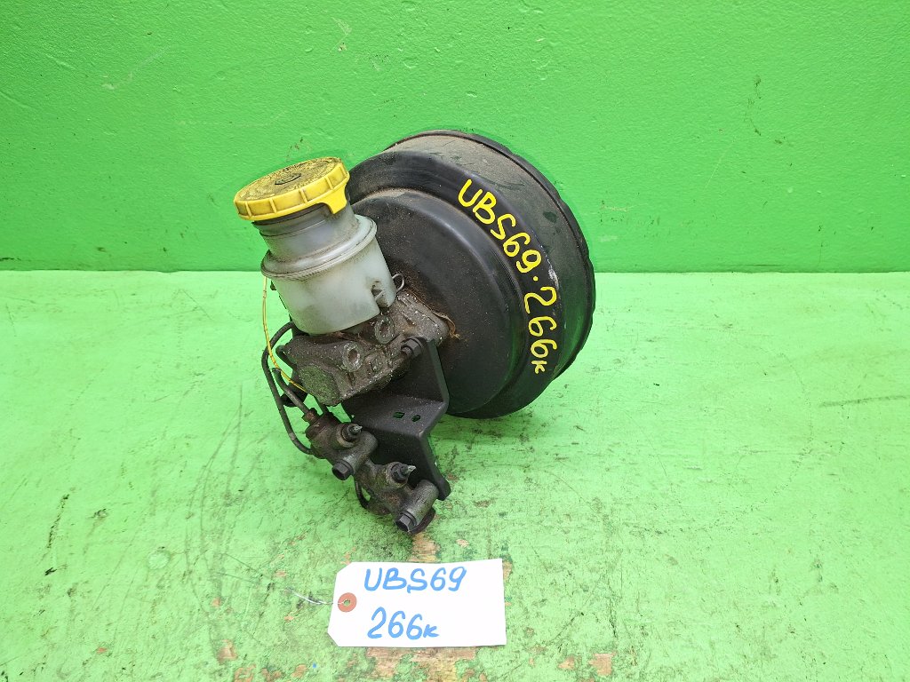 Главный тормозной цилиндр ISUZU BIGHORN UBS69 (б/у)